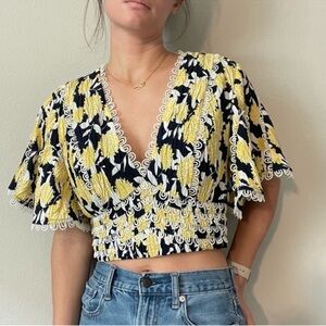 C/MEO Collective Enlight Floral Crop Top Flutter Sleeve Size Small